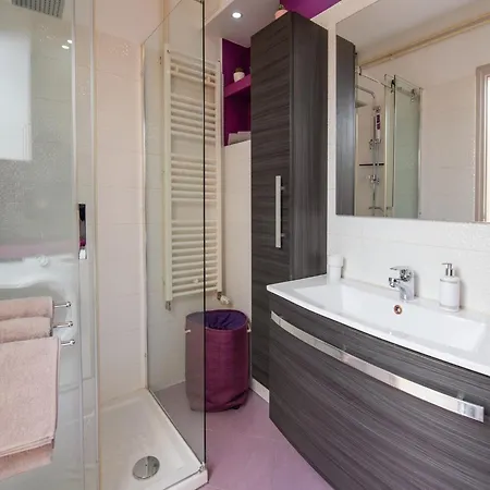 Lägenhet Point - Two Bedroom With Balcony Pula