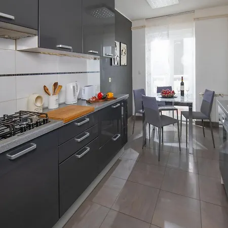 Point - Two Bedroom With Balcony