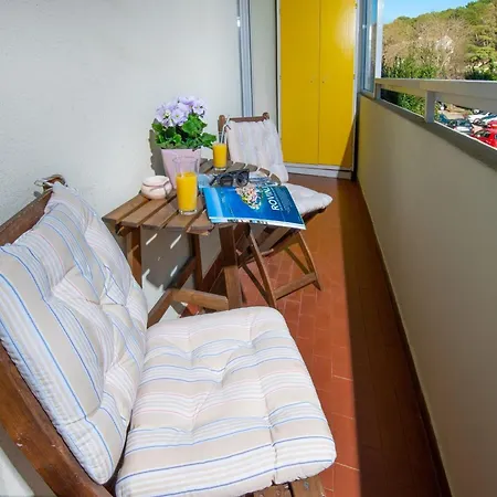 Point - Two Bedroom With Balcony *